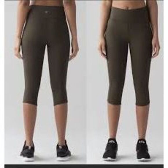 Lululemon Squad Goals Crop 17" Dark Olive
size 6 - Picture 1 of 10